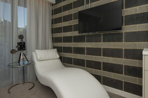 Habitación Premium, 1 cama de matrimonio grande | Ropa de cama de alta calidad y minibar (con algunos artículos gratuitos)