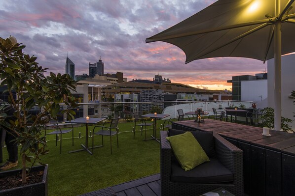 تفاصيل الفندق من الخارج