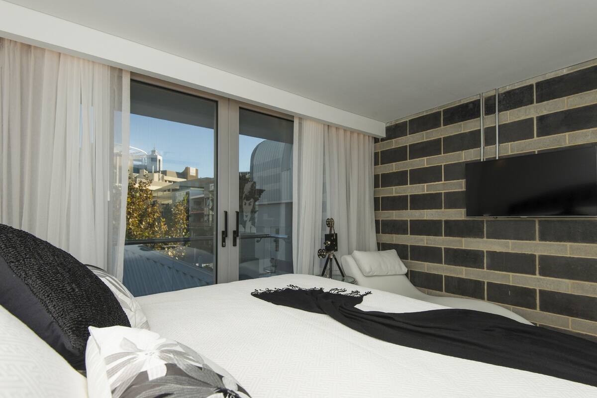 Premium Room, 1 King Bed