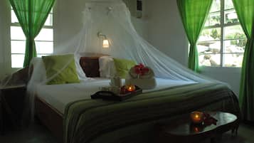 Chalet, 2 Bedrooms | 1 bedroom, premium bedding, in-room safe, free cribs/infant beds