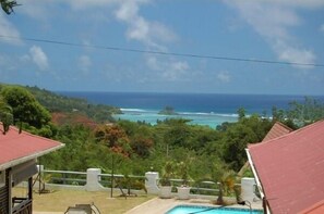 Outdoor pool - Kokogrove Chalets (Mahé Island)