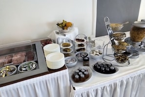Tägliches inbegriffenes Frühstücksbuffet