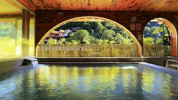 Bañera de hidromasaje privada