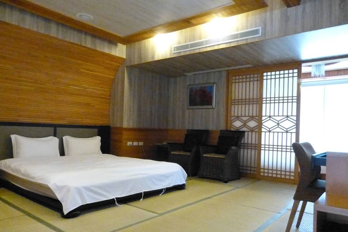 Rollaway beds, free WiFi