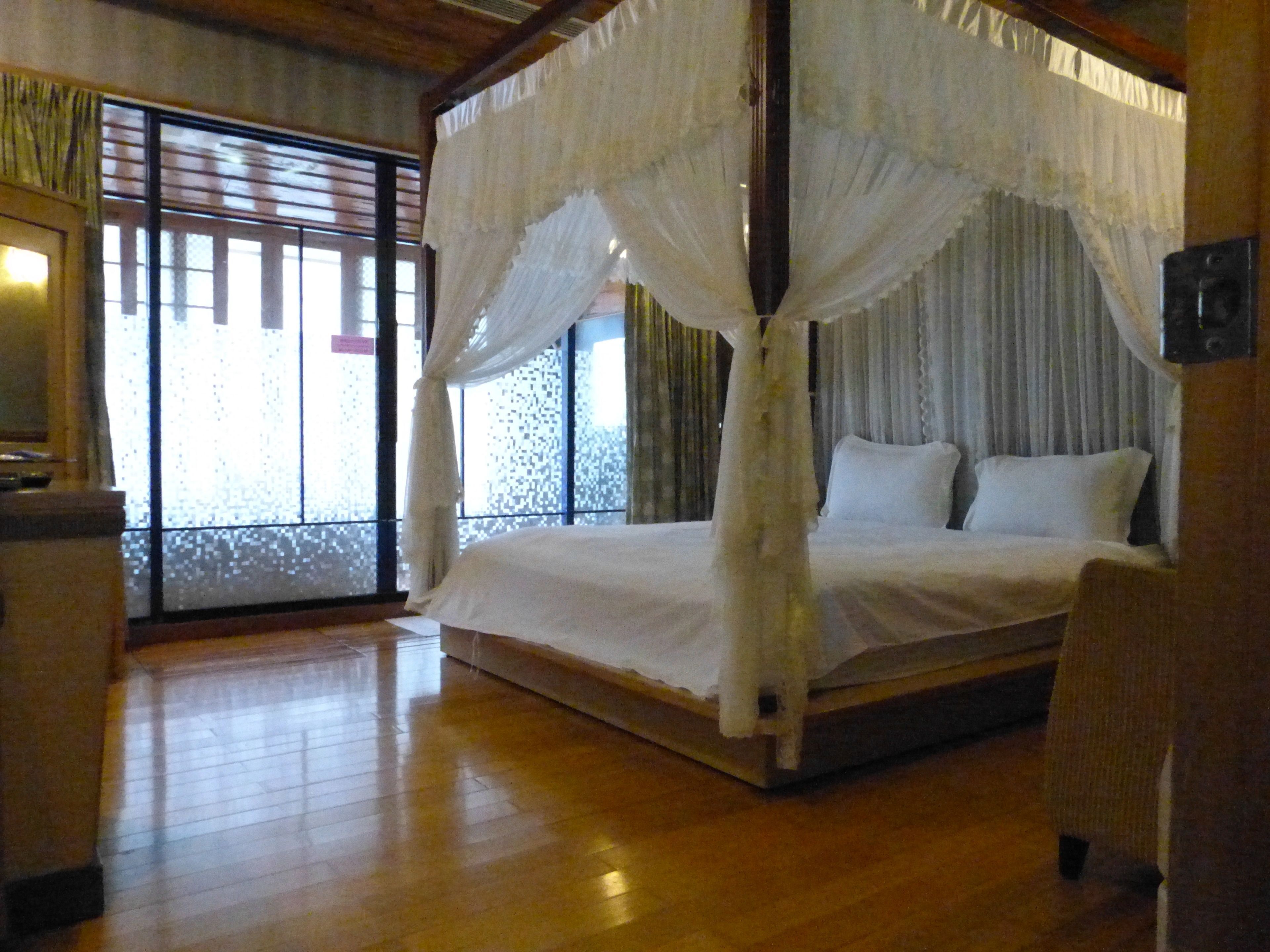 折叠床/加床（额外收费）、免费 WiFi