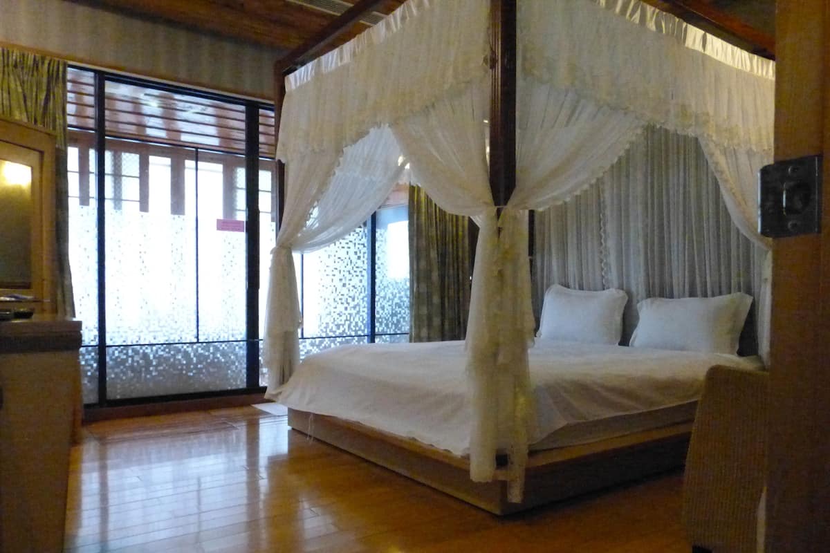 Rollaway beds, free WiFi