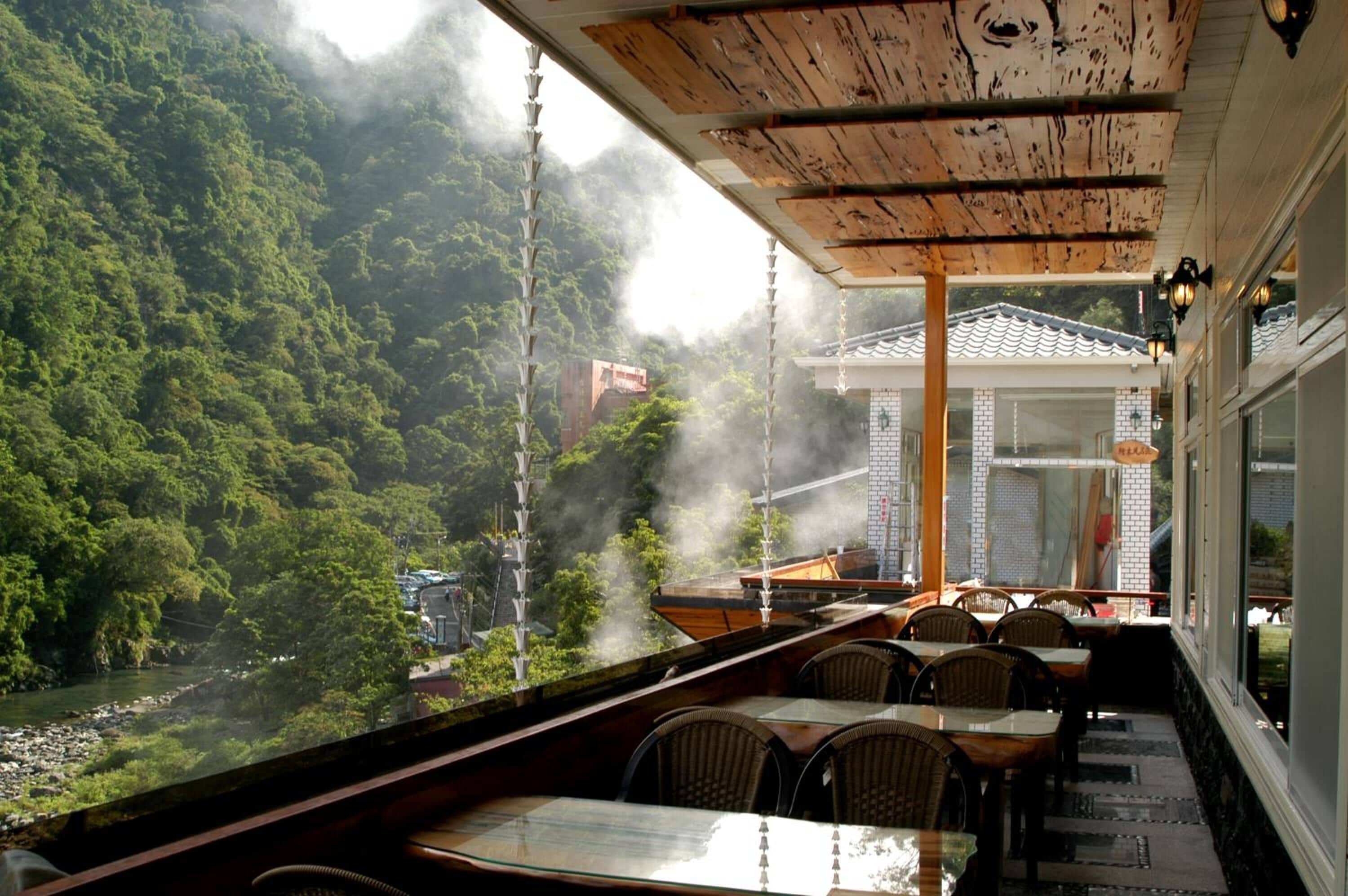 breakfast and dinner served, chinese cuisine