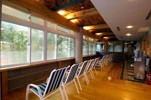 Frokost og middag serveres, kinesiske retter