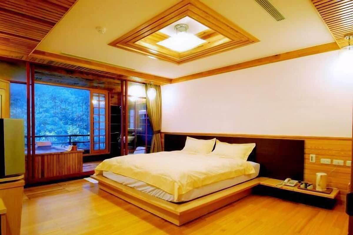 Rollaway beds, free WiFi