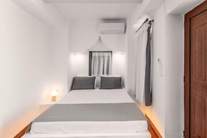 Soundproofing, iron/ironing board, free WiFi, bed sheets - Casa De La Sera (Rhodes)