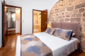 Double or Twin Room | Soundproofing, iron/ironing board, free WiFi, bed sheets - Casa De La Sera (Rhodes)