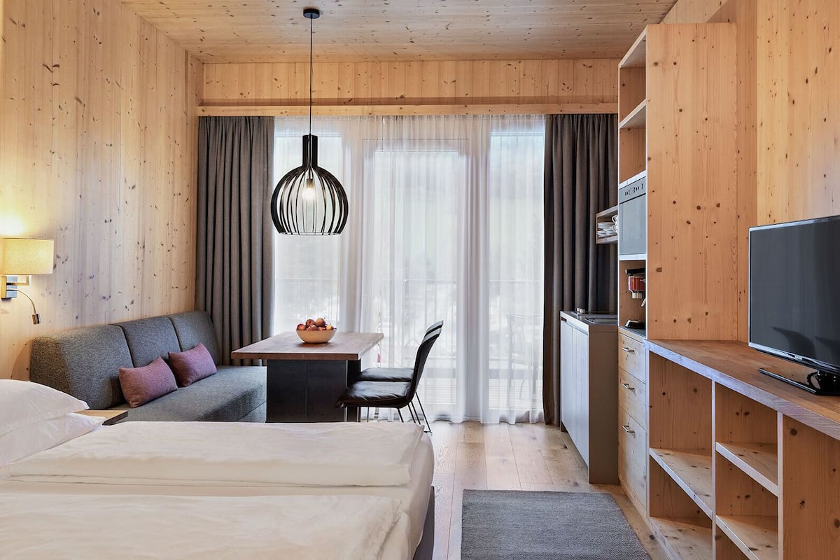 apartment, kitchenette (ahornspitz / add. final cleaning fee 25 eur) | premium bedding, in-room safe, desk, free cots/infant beds