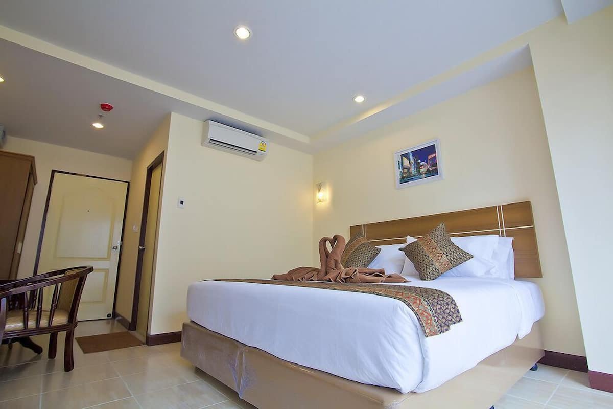 Standard Room, 1 King Bed