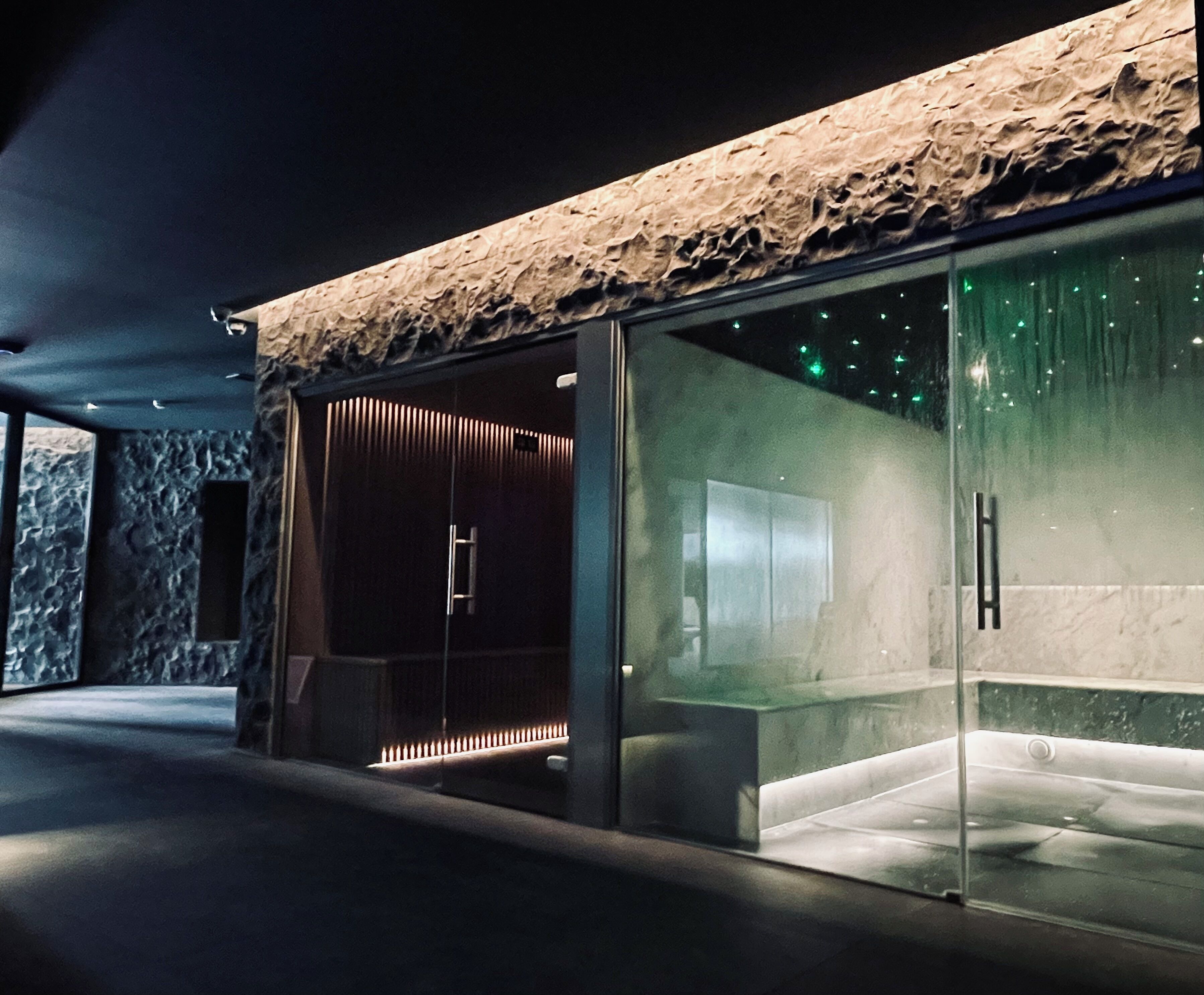sauna, hot tub, steam room, turkish bath/hammam, body treatments