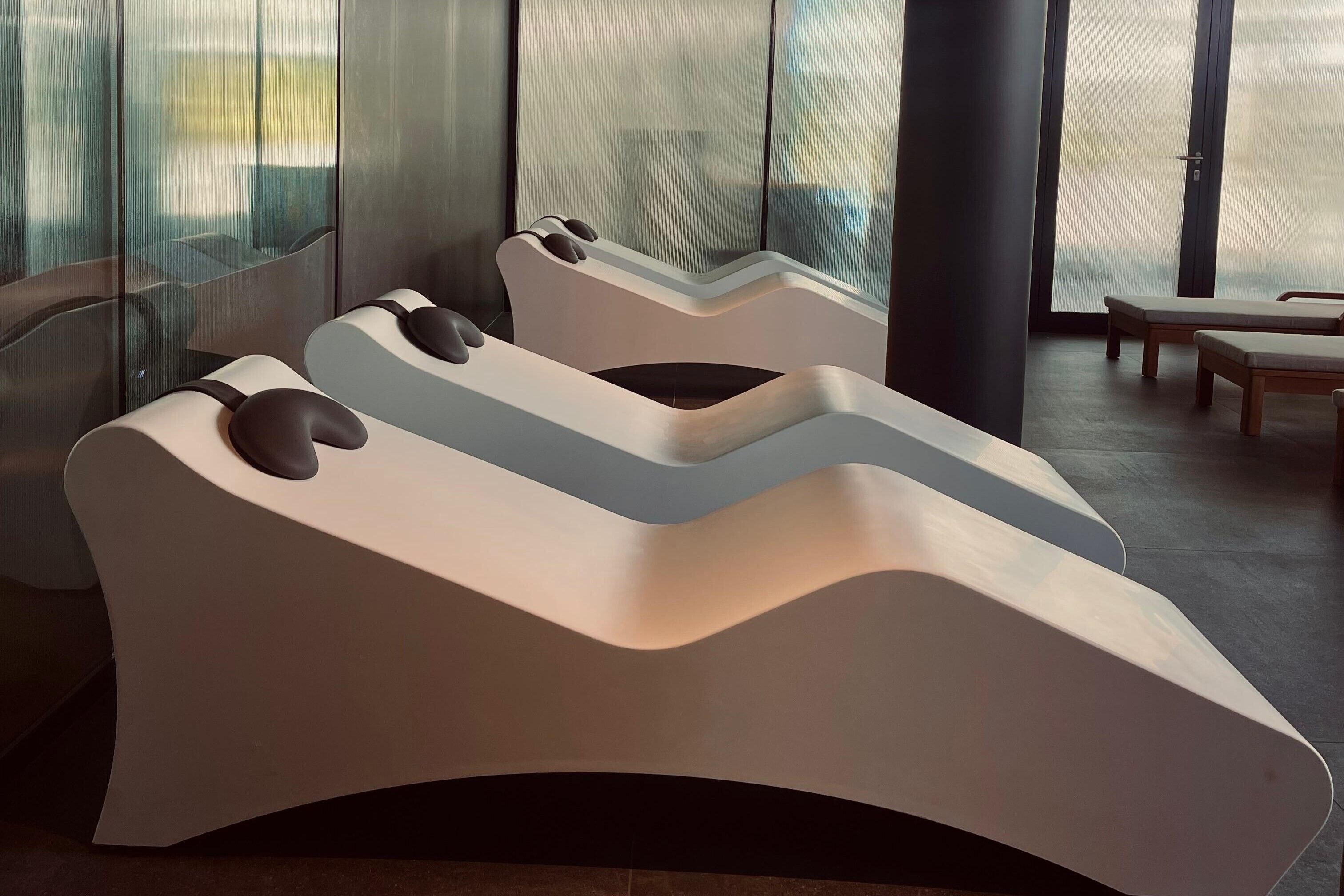 sauna, hot tub, steam room, turkish bath/hammam, body treatments