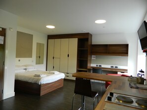  Studio Room | Desk, bed sheets - Beech Court - Hostel (Stirling)