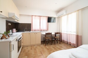 Living area - Monemvasia Green Apartments (Monemvasia)