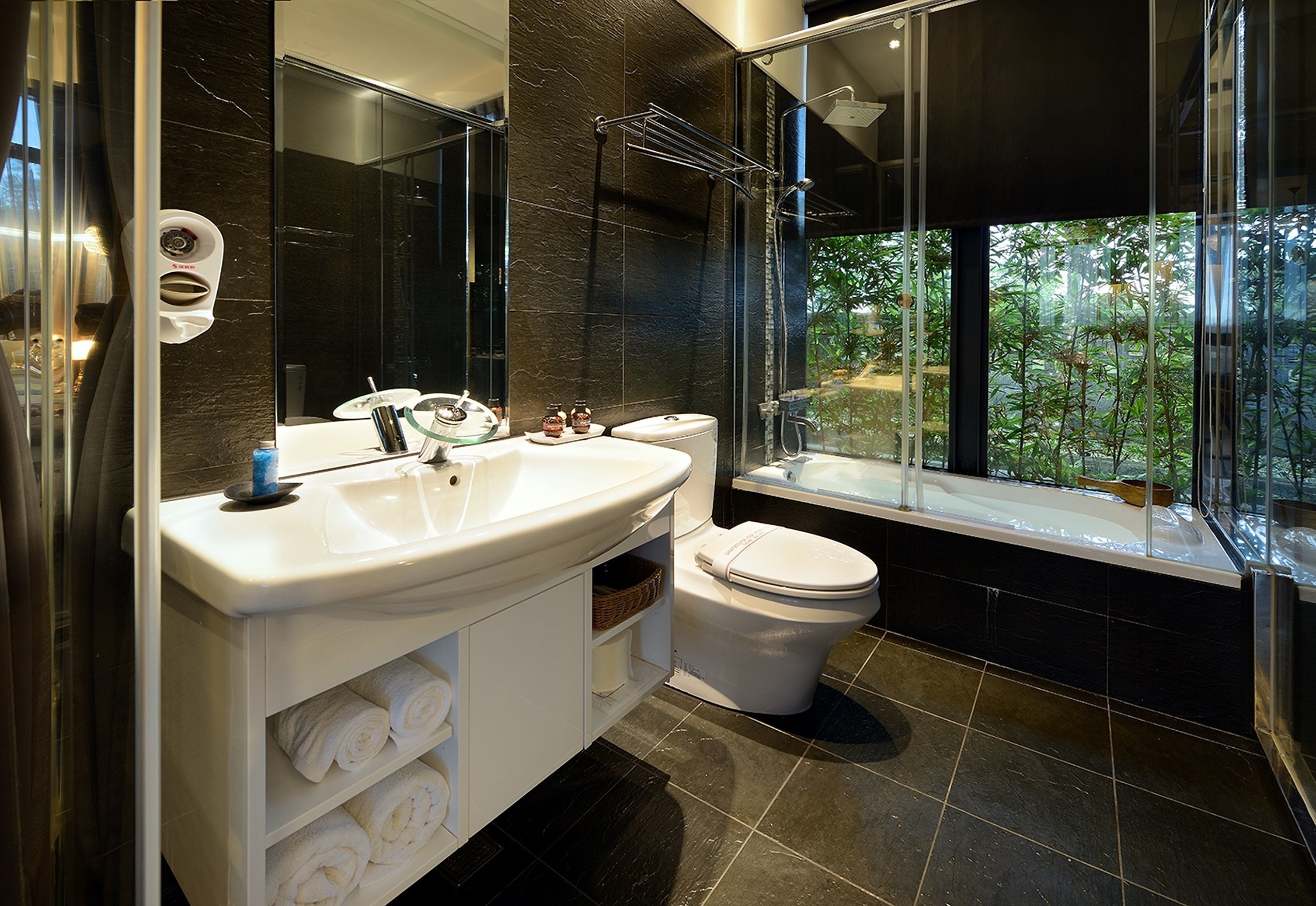 superior double room b | bathroom | rainfall showerhead, free toiletries, hair dryer, slippers