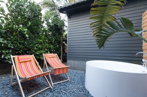 Romantic Chalet, 1 Queen Bed, Garden Area | Outdoor spa tub