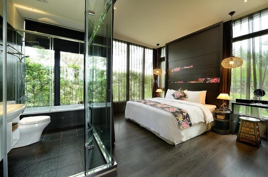 1 多间卧室、高档床上用品、办公桌、遮光窗帘