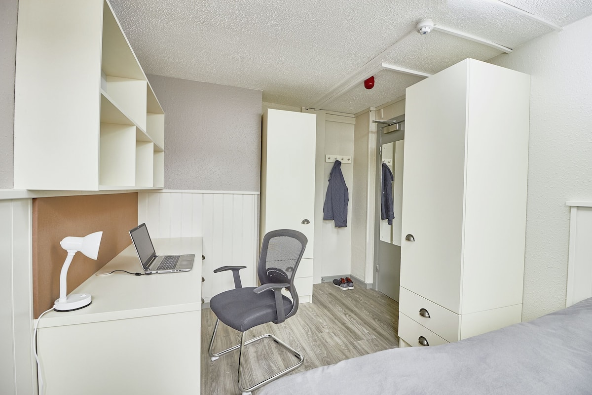 Basic-Doppelzimmer, Gemeinschaftsbad (3/4 Double Bed - 120cm wide)