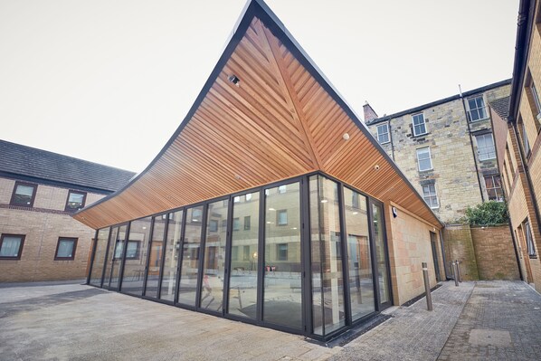 숙박 시설 입구