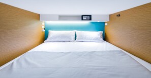 In-room safe, free WiFi, bed sheets