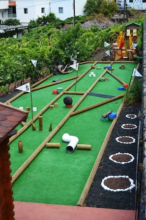 Children’s play area – outdoor