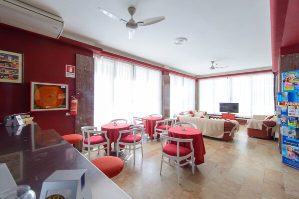 Bar (on property) - Hotel Maracaibo (Rimini)