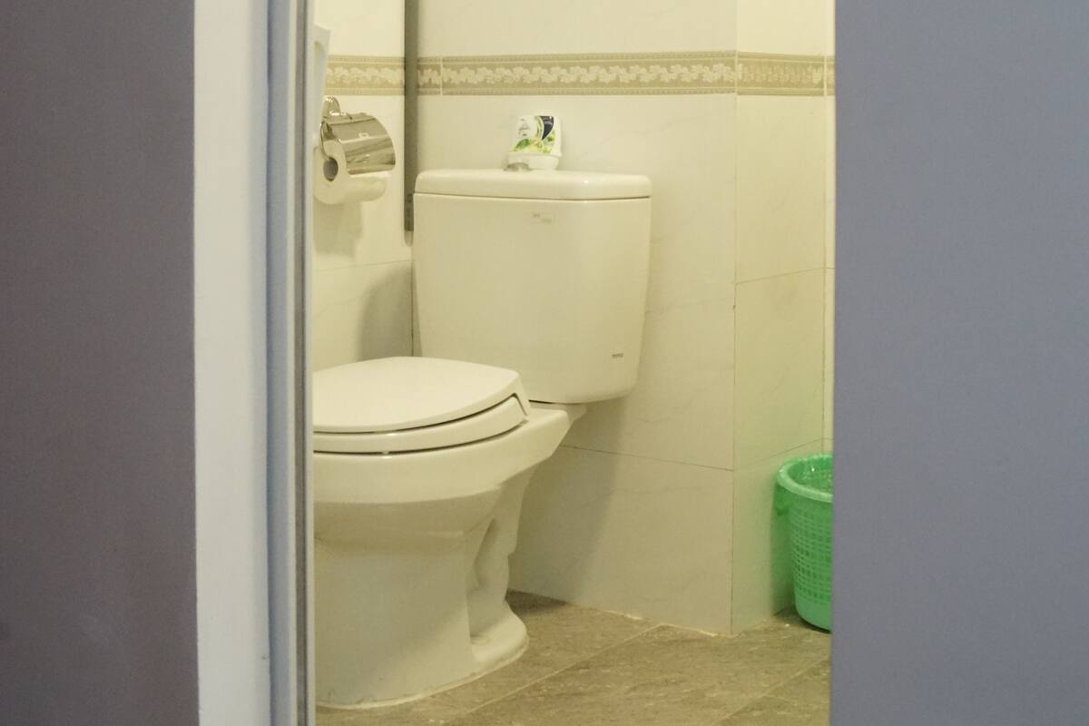 Family Oda | Banyo | Duş, ücretsiz banyo/kozmetik ürünleri, saç kurutma makinesi, havlu