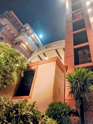 Lift - Hotel Alka (Varanasi)