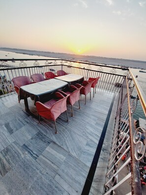 Front of property - Hotel Alka (Varanasi)