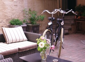 Bicycling - Residence Breydelhof (Bruges)