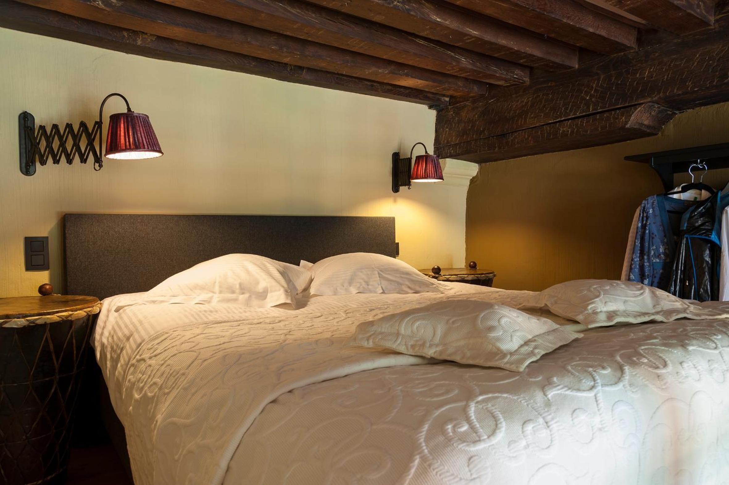 1 bedroom, desk, iron/ironing board, cots/infant beds