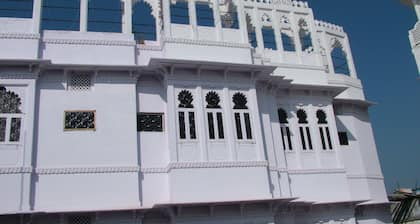 Bhanwar Vilas Guest House