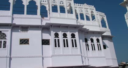 Bhanwar Vilas Guest House