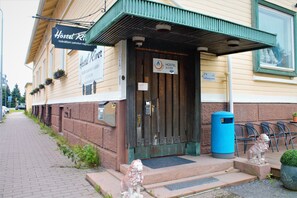 مدخل المنشأة