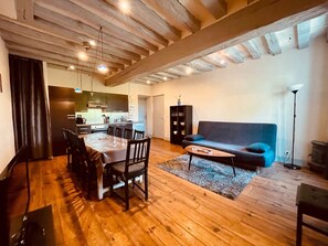 Apartment, 2 Bedrooms, 2 Bathrooms, Garden View (LAVANDE) | Premium bedding, desk, laptop workspace, blackout drapes - Domaine du Moulin de Champie – Plaine de Versailles (Davron)