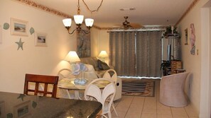 Standard Condo, 2 Bedrooms, Kitchen (30) | Living area