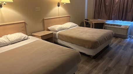 Desk, rollaway beds, free WiFi