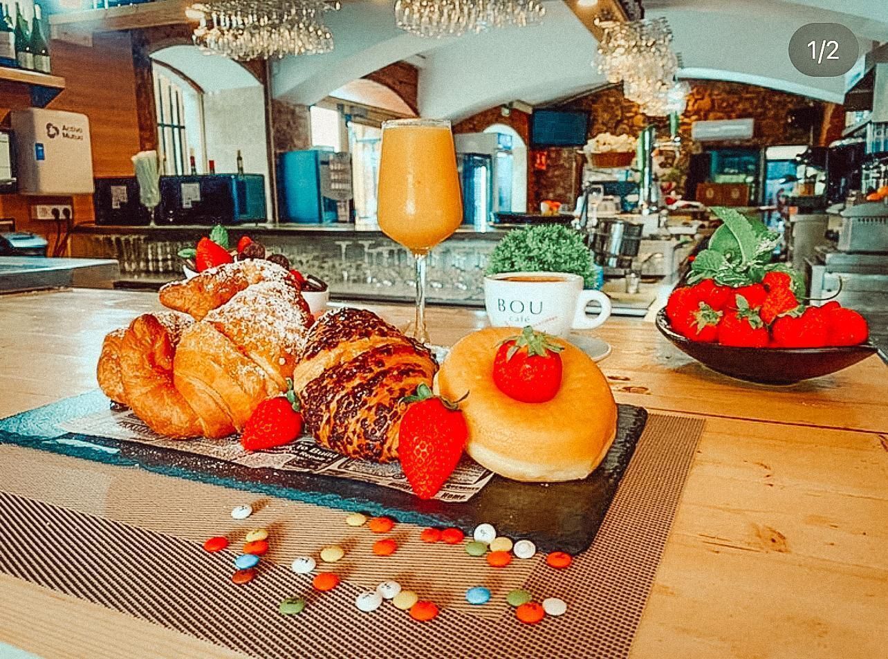 Daily cooked-to-order breakfast (EUR 12 per person)