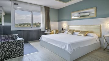 Junior suite, 1 tweepersoonsbed, hot tub | Verduisterende gordijnen, gratis wifi