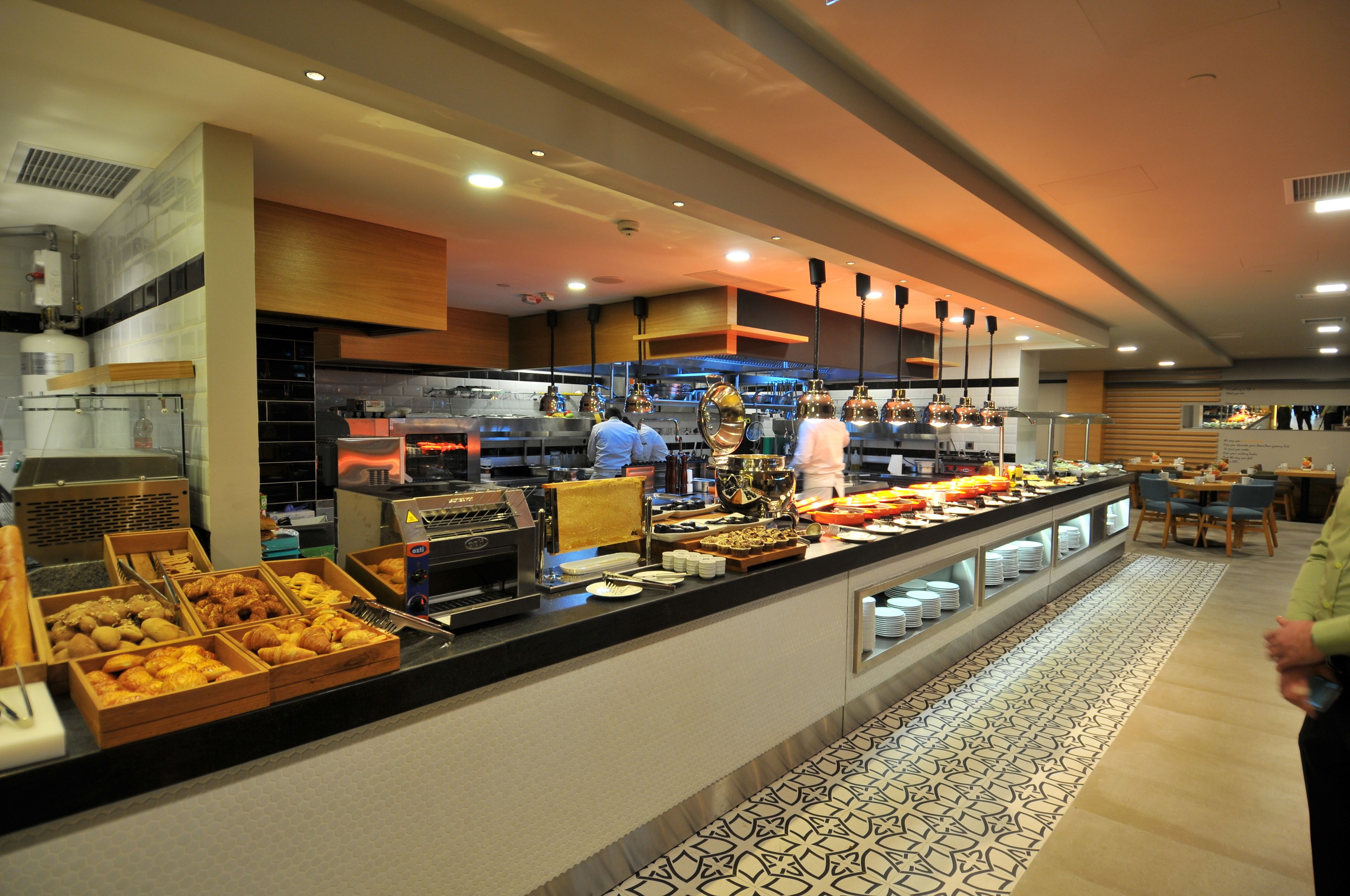 Tägliches Frühstücksbuffet gegen Gebühr
