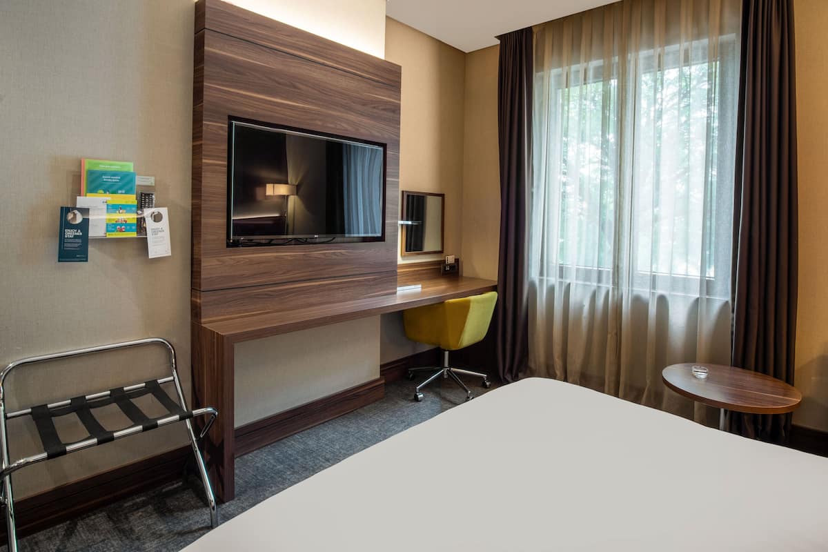 Minibar, in-room safe, desk, blackout drapes