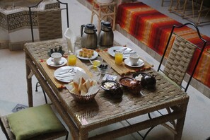 Colazione a base di specialità locali inclusa, servita tutte le mattine