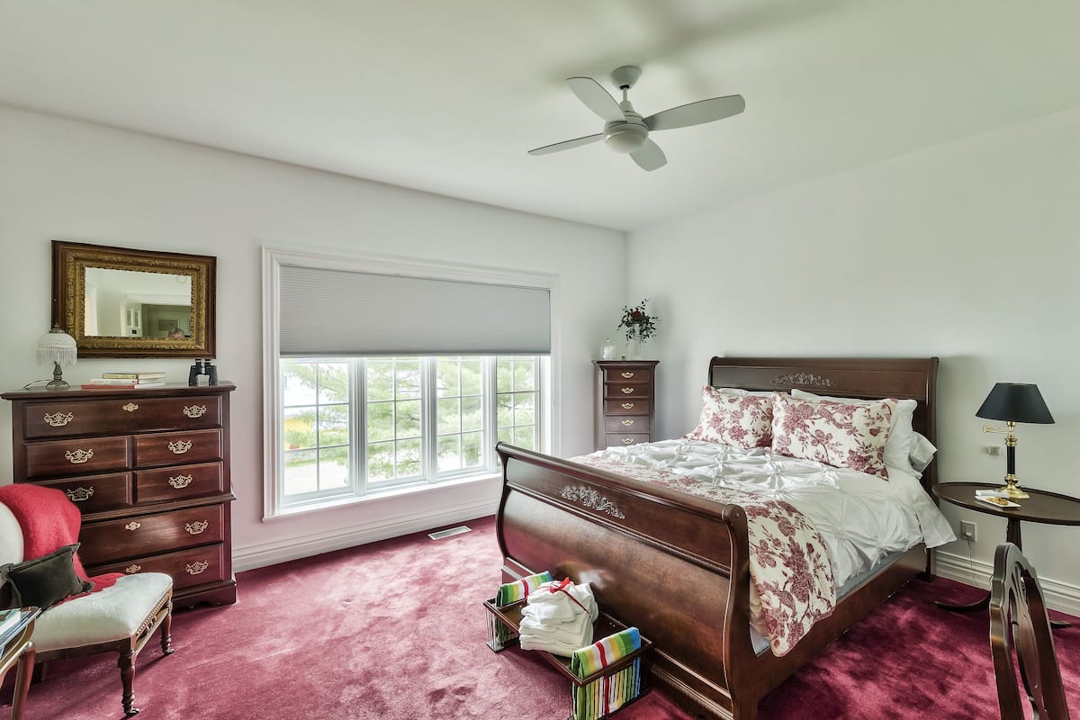 Kamer, 1 queensize bed, uitzicht op meer | Luxe beddengoed, een strijkplank/strijkijzer, gratis wifi