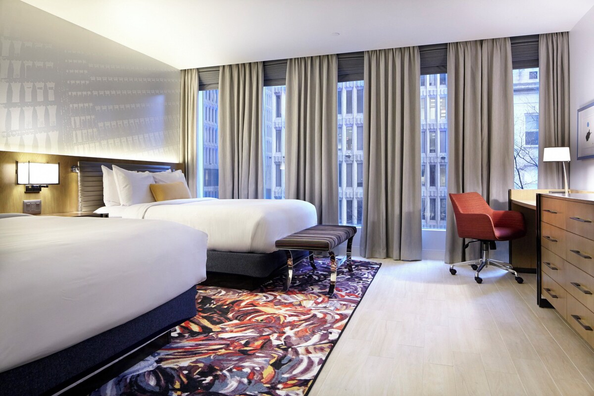 Premium bedding, in-room safe, desk, laptop workspace