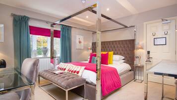Four Poster Double Room | Individually decorated, individually furnished, iron/ironing board