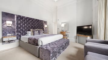 Four Bedroom Apartment | Desk, iron/ironing board, free WiFi, bed sheets