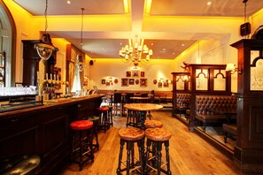 Serves lunch and dinner -  White Hart Hotel & Apartments (Harrogate)